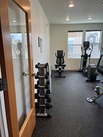 $1,675 / 2br - 1100ft2 - Townhouse w/Charm (Boise)64205433028482124