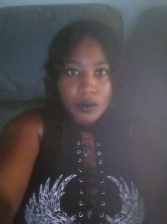 Woman looking for a place to stay temporarily 1