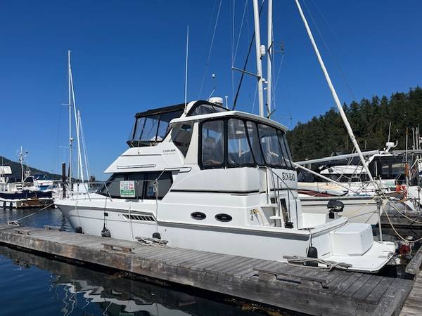 1999 Carver 404 Motor Yacht 1