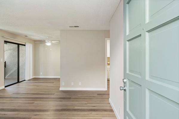 $2,705 / 1br - 647ft2 - Hello October! 1BR Available 10/2🧡 (campbell)63873441125507121