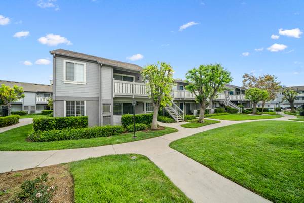 $3,220 / 2br - Two bedroom two bath with detached garage (Costa Mesa, Irvine, Newport Beach)64027919524865122