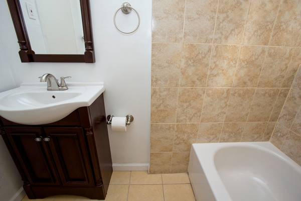 $900 / 3br - 140ft2 - Furnished Room Available Immediately (Ewing)63676328665731122