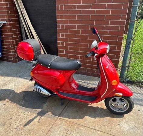 2001 Vespa 49cc 1