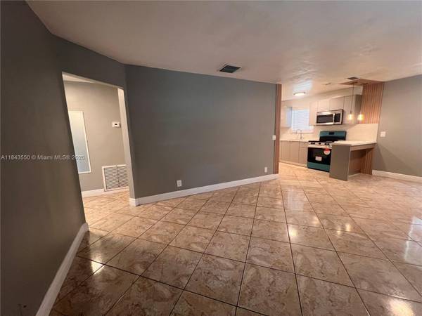 $400,000 / 3br - 960ft2 - 🌹🏠¡Oportunidad Increíble! Casa independiente de 3/1 sin HOA!64002014050818123
