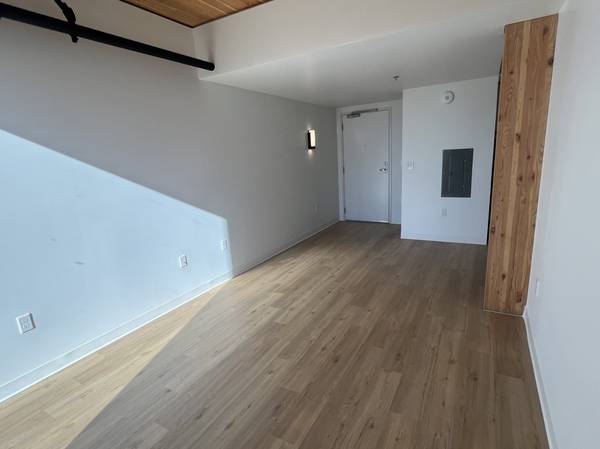 $1,210 / 331ft2 - No Smoking, Parcel Lockers, On-site Laundry Facilities (540 NE 99th Ave, Portland, OR)63831753568641122