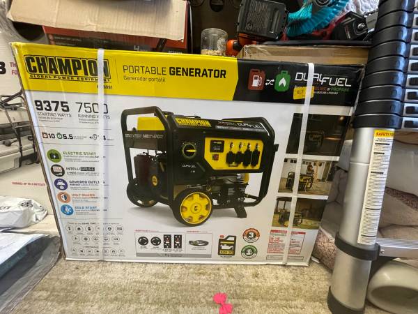 Generator - Portable - Never Used(still in box) $750 (Occidental) 1