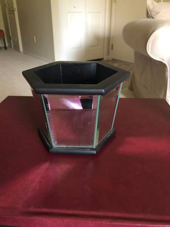 Six-Sided Mirror Planter 1