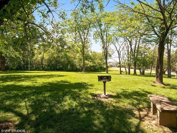 $1,000 / 1br - 600ft2 - Community Room, Walk-In Closets, Laundry Facilities (1344 Carriage Hill Ln, Hamilton, OH)63685944100611123