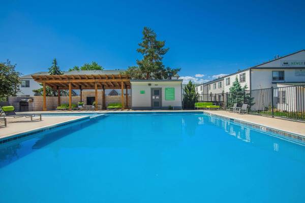 $2,230 / 3br - 1166ft2 - Ubicado en Westminster, disponible alquiler a corto plazo, 3 habitaciones 2 baños (8300 Sheridan Boulevard, Westminster, CO)63679423709571120