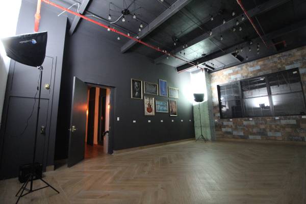 $3,500 / 800ft2 - 204 25th St | Retail Frontage Space High Ceiling. 6 mos - 1yr+ Rentals (Sunset Park)63854384911873122