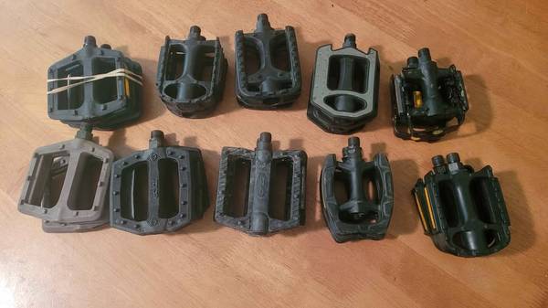 10 Pairs of Adult Bike Pedals (9/16") 1