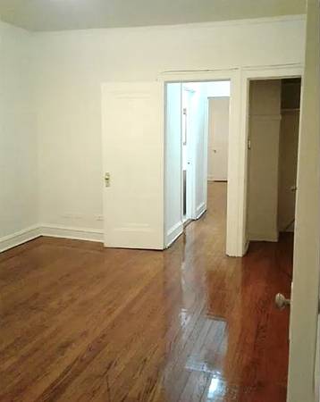 $1,500 / 3br - Very Spacious South Shore Three Bed/Two Bath + Heat {$750 Move-In Fee} (Off 76th Phillips Ave.)63960010467330124