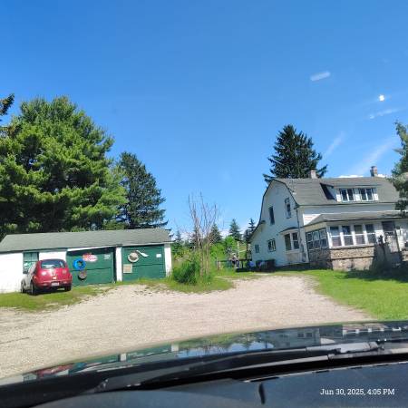 $1,800 / 1br - Double Room for rent (Elk Rapids area)64037724272770121