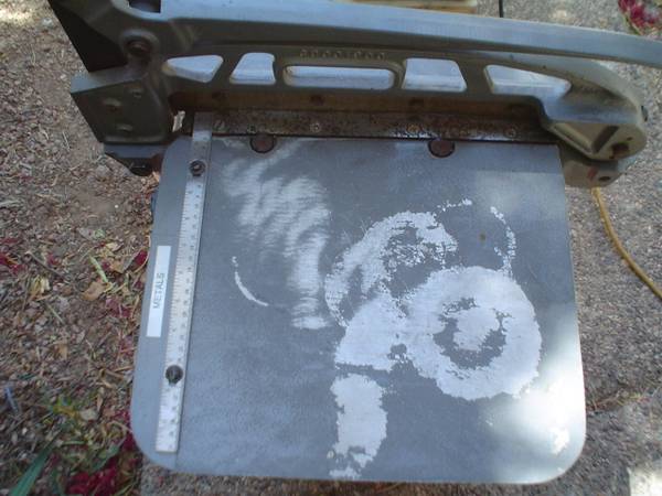 Hermes Tabletop Plastic Metal Shear 1