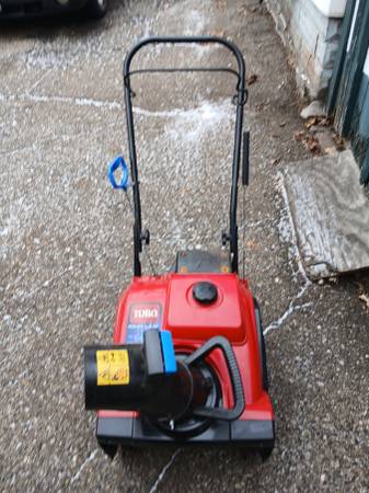 Toro Power Clear Snow Blower 1