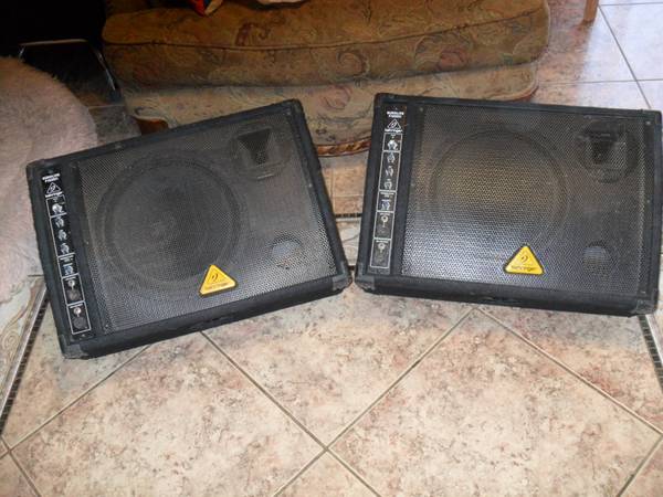 BEHRINGER EUROLIVE -F1320D 300 Watts - musical instruments - by