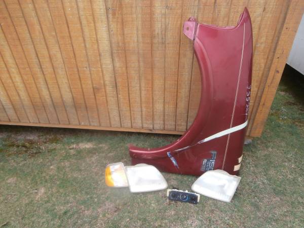 1997-03 FORD F-150 TRUCK FENDER AND OTHER PARTS 1