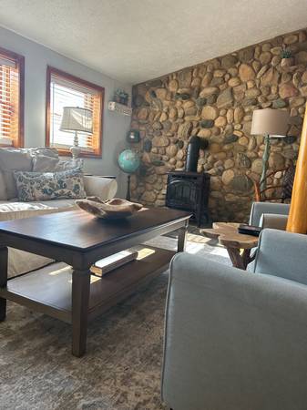 $1850.00 / 2br - 900ft2 - Cedar Corner Cottage64037723852418124