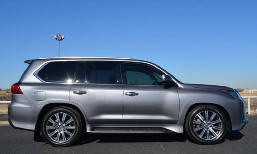 2017 Lexus LX570 - Luxury Package, Head-Up Display & Rear Entertainmen
