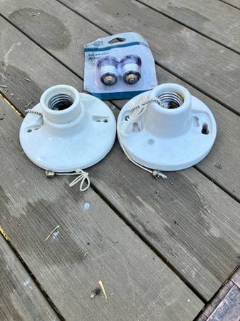 Porcelain light fixtures w/chain 1
