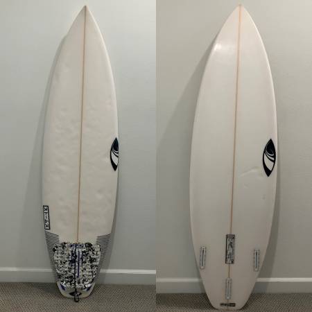 Sharp Eye Storms 5’11 X 19.25 X 2.5  29L 1