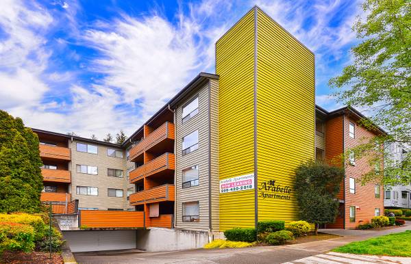 $1,600 / 1br - 570ft2 - Close Proximity to Seattle & I-5, Dishwasher, 1 BD (10321 Meridian Ave N, Seattle, WA)63862287526147121