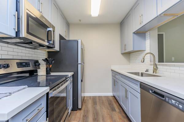 $2,990 / 2br - 840ft2 - 2BD 1BA, Linen Closet, Located in Milpitas (milpitas)64000756287105123