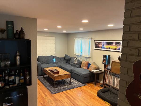 $1,250 / 3br - 1056ft2 - Room for rent in Edgewater House (Edgewater)63920602646275122