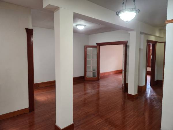 $2,695 / 1br - 1 habitación única, cocina completa y baño, techos altos - B (lower nob hill)63845957596161120