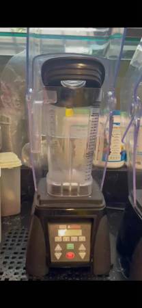 COMMERCIAL HEAVY DUTY BLENDER Waring XTreme with Cover. 1