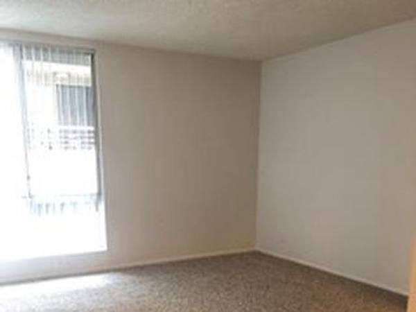 $3,447 / 2br - 1041ft2 - Spa, Air Conditioning, Pool, Ceiling Fans (Hollywood)63840112797185123