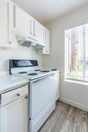 $1,695 / 1br - Greentree Apts.! Stunning 1x1 w/AC! Laundry! Sparkling Pool + Jacuzzi! (El Cajon)63865591347841122