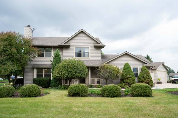 $509,900 / 3br - 2032ft2 - Casa Impecablemente Mantenida en un Terreno Casi de Una Hectárea (Burlington)63846716702849122