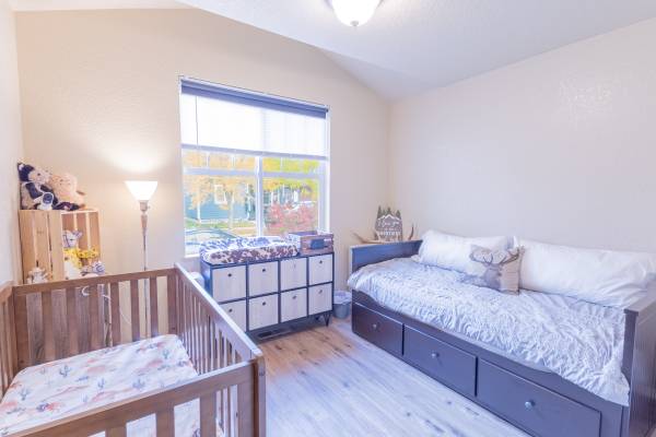 $380,000 / 2br - 842ft2 - Canyon Creek Area (4411 Bordeaux Blvd. Unit B)64287769960705124