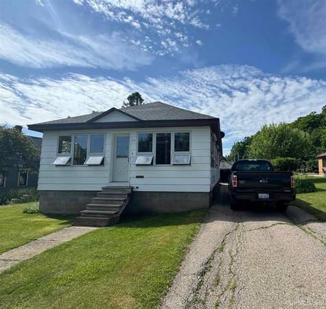 $129,500 2 BR, 2 BA Well-kept home MLS 50187464 (Crystal Falls)64151610355970120