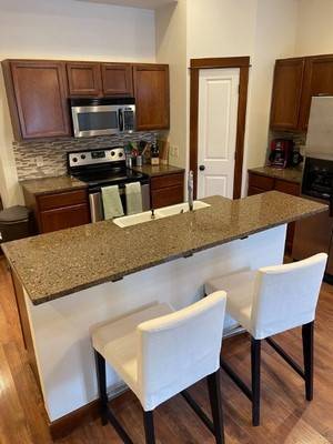 $600 / 2br - Habitación privada y baño nuevos en el centro de Huntsville – ¡$600/mes! (𝐀𝐝𝐚𝐦𝐬 𝐒𝐭 𝐒𝐄)63801834591619122
