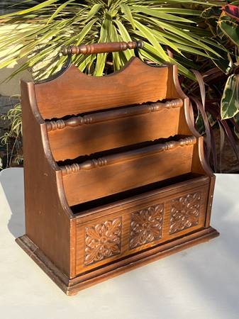 BUTLER BOOK RACK 1
