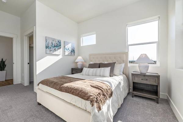 $2,145 / 2br - 868ft2 - ¡El estilo de vida que mereces! The Village at Crystal Springs.64003312965635120