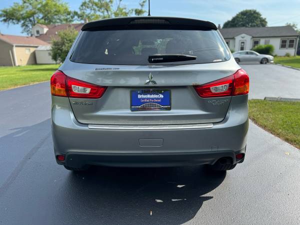 2013 Mitsu Outlander Sport 4wd - $5,995 (Greenwood)63621995571585123
