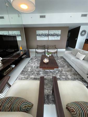 $5,800 / 2br - 1293ft2 - Elegant 2bd Condo at Vizcayne North Tower, Miami (Miami)64002015761282123