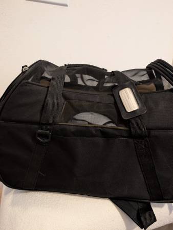Pet Carrier / Travel Bag (north beach / telegraph hill)63934079197315124
