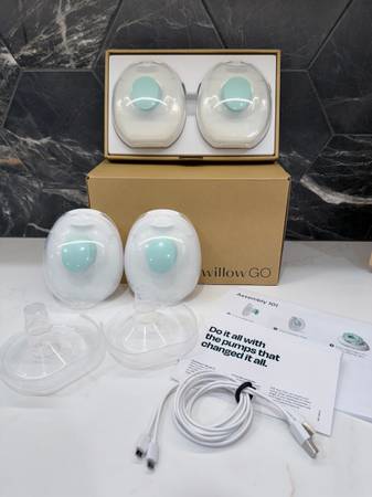 WillowGo wearable breast pump + extras! 1