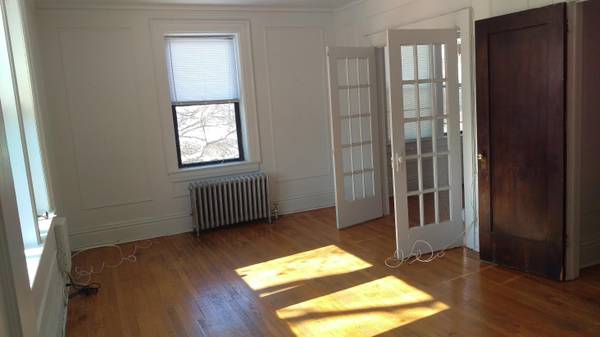 $1,700 / 1br - 780ft2 - ¡Amplio departamento de una habitación en el centro! (New Brunswick, NJ)63676310185347121