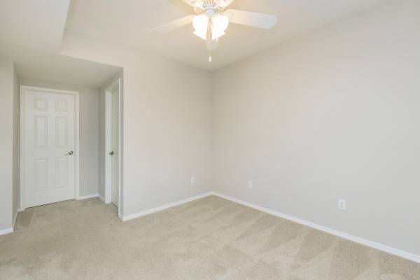 $2,410 / 2br - 1081ft2 - 2BD 2BA, Breakfast Bar, Cable Available (4201 Jefferson Oaks Cir, Fairfax, VA)64040362592002122