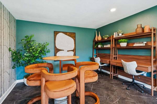 $1,810 / 2br - 827ft2 - Yoga Room, Assigned Parking, Large Deck with Storage (12601 SE River Rd, Milwaukie, OR)63831397594243121