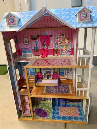 Doll house 1