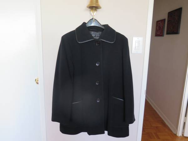 LADIES' JACKET (OUTERWEAR) 1