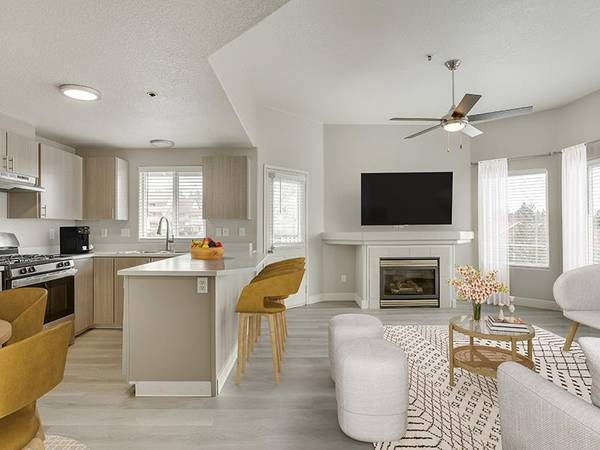 $1,745 / 2br - 930ft2 - 1 y 2 dormitorios en alquiler - Disfrute de estacionamiento cubierto y excelentes vistas (1319 SE Ellsworth Rd, Vancouver, WA, 98664)63820882549633121