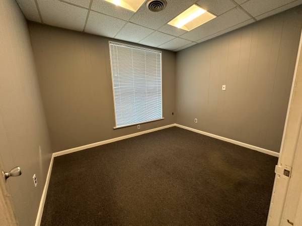$715 / 480ft2 - Medical Center area, Jackson, TN 480 sq ft (Jackson, Tucker off Highland)63612441517955124