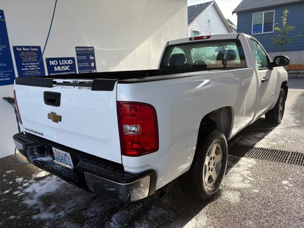2011 Chevrolet silverado 1500 - $7,000 (lynnwood)63623310539267124